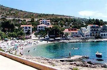 Ξενοδοχείο Tudor 3*