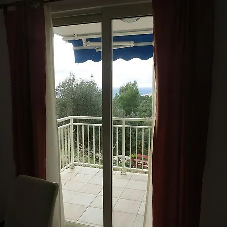 Tudor Ξενοδοχείο 3*